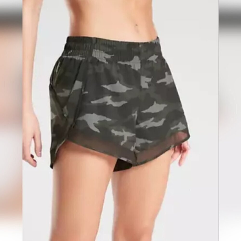 Athleta Printed Mesh Racer Run Short 4" green camo Size XL Like New!!